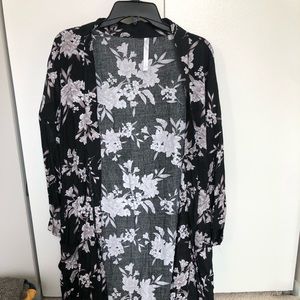 Black flowered kimono